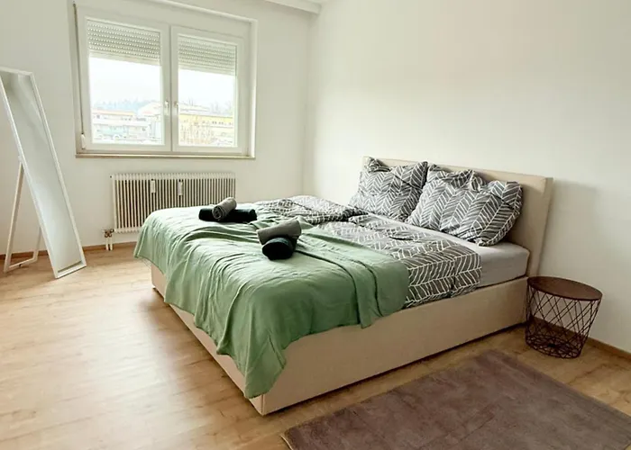 3-zimmerwohnung & 3 Min Zur Strassenbahn Apartman